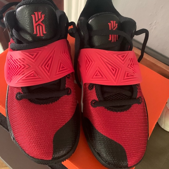 Nike Youth Sneakers - Picture 2 of 5